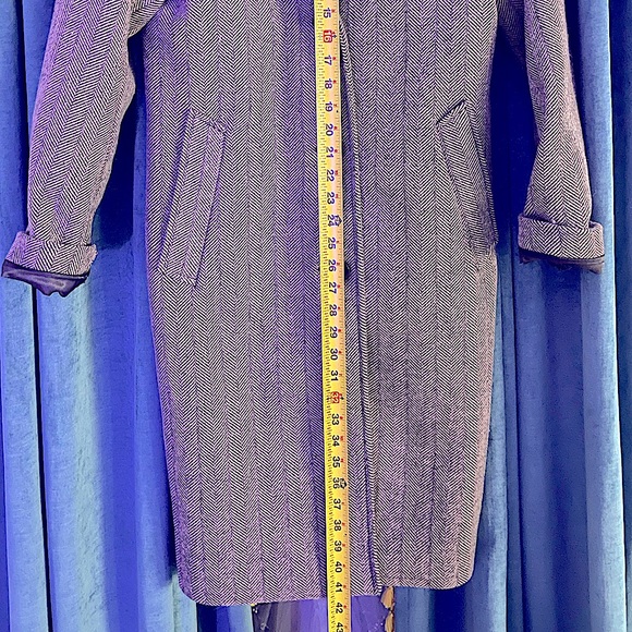 The A&F Dad Coat in Herringbone - Picture 6 of 6